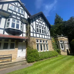Spacious Guest Flat Near Roundhay Park Leeds (West Yorkshire)